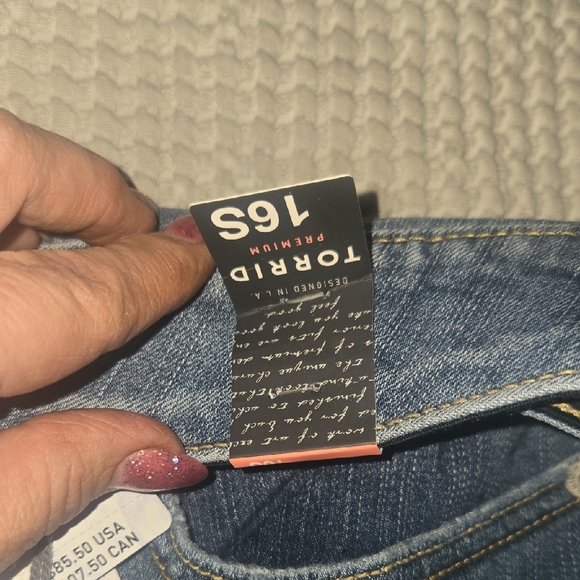 Torrid Premium Stretch Bombshell Skinny Tides Distressed Jeans - Picture 6 of 10